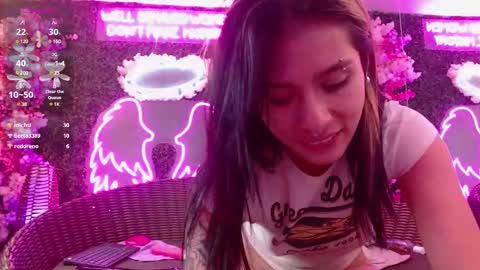 Snapshot of milla_davis chatting on February 18, 3:41 pm MILLA online show from February 18, 3:41 pm