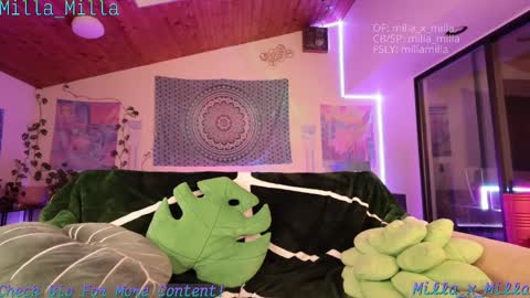 milla_milla online show from October 7, 5:25 am