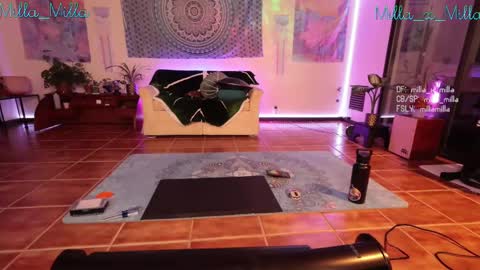 milla_milla online show from February 22, 5:23 am