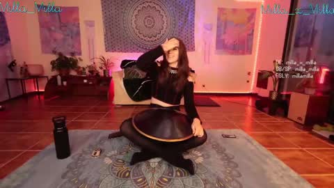 milla_milla online show from February 15, 6:33 am