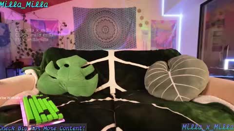 milla_milla online show from February 21, 6:38 am