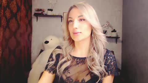 MillaXQueen online show from February 13, 2:09 pm