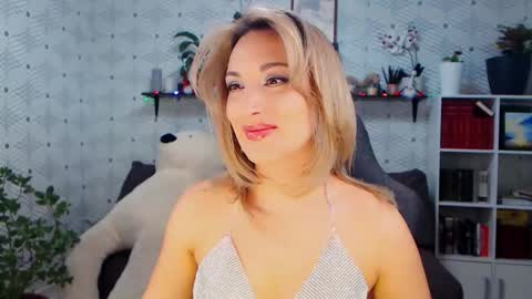 MillaXQueen online show from January 13, 3:31 pm