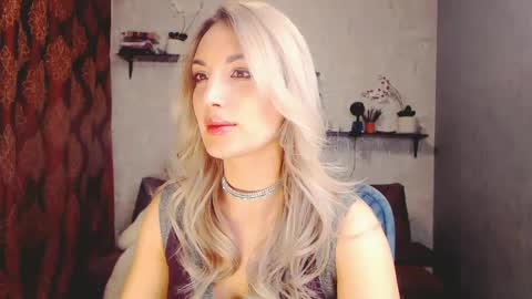 MillaXQueen online show from February 14, 11:31 am