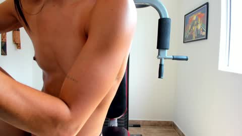 Snapshot of miller_fit_ chatting on December 4, 4:32 pm Lissa online show from December 4, 4:32 pm