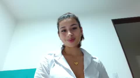 Snapshot of miller_sweet chatting on December 3, 2:31 am Aleja online show from December 3, 2:31 am