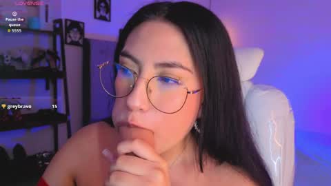 miller_vanessa_ online show from April 10, 9:30 pm