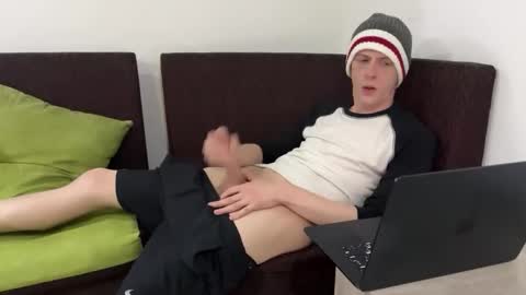 SlimnHungOH online show from November 10, 9:28 pm