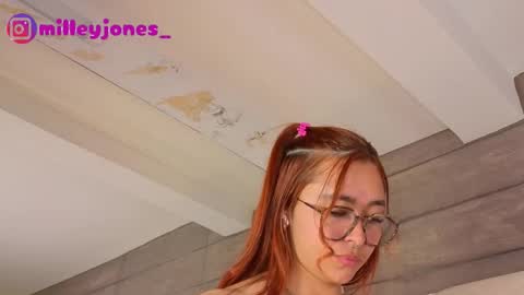 milleyjones_ online show from September 20, 9:29 pm