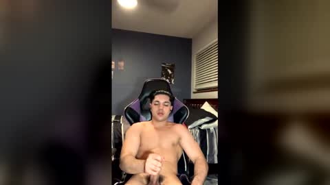 millssiikk online show from March 10, 7:02 am