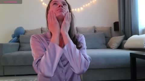 milly_browski online show from October 20, 1:49 pm