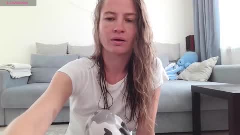 milly_browski online show from September 29, 12:15 pm