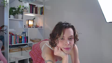 Snapshot of milly_ross23 chatting on January 4, 6:41 am Milly online show from January 4, 6:41 am