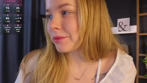 Snapshot of milly_shy chatting on January 9, 7:31 am Milly online show from January 9, 7:31 am