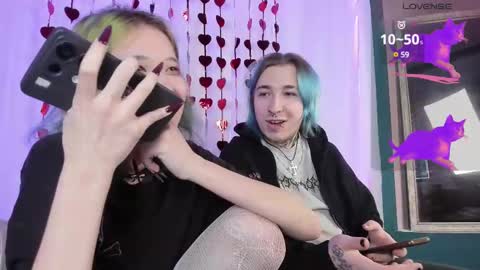Snapshot of milten_trish chatting on February 27, 10:53 pm milten_trish online show from February 27, 10:53 pm