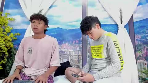 miltondelis online show from October 5, 6:55 am