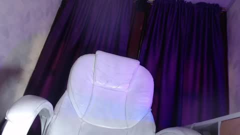 milu23__ online show from March 7, 5:06 pm