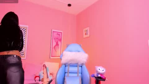 milu_carbajal_x online show from February 17, 4:00 am