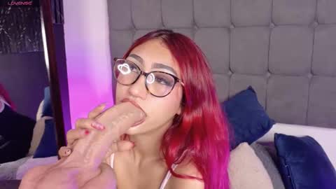 Milu online show from November 2, 9:37 pm