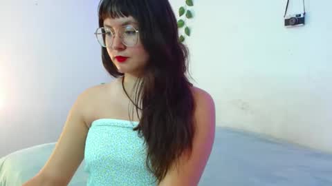 Snapshot of mily_baker chatting on February 24, 5:31 pm mily_baker online show from February 24, 5:31 pm