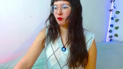 Snapshot of mily_baker chatting on February 10, 9:58 pm mily_baker online show from February 10, 9:58 pm