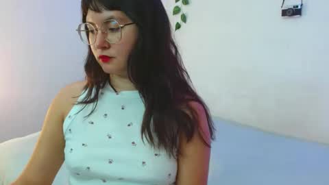 Snapshot of mily_baker chatting on March 10, 7:40 pm mily_baker online show from March 10, 7:40 pm