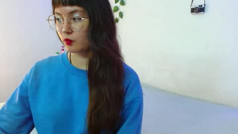 Snapshot of mily_baker chatting on March 12, 12:20 am mily_baker online show from March 12, 12:20 am