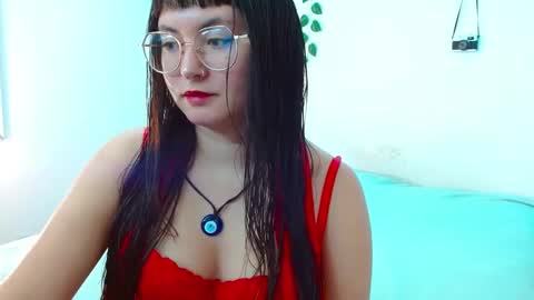 Snapshot of mily_baker chatting on December 24, 7:33 pm mily_baker online show from December 24, 7:33 pm