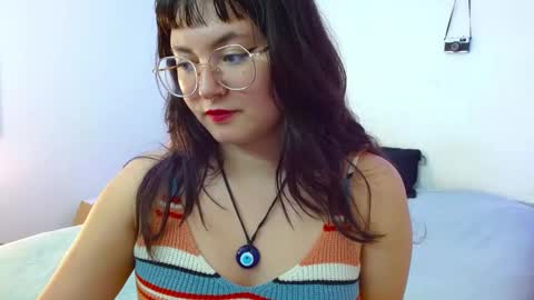 Snapshot of mily_baker chatting on January 13, 12:41 am mily_baker online show from January 13, 12:41 am