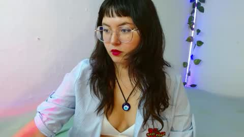 Snapshot of mily_baker chatting on February 3, 12:25 am mily_baker online show from February 3, 12:25 am