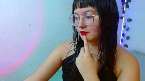 Snapshot of mily_baker chatting on February 13, 6:26 pm mily_baker online show from February 13, 6:26 pm