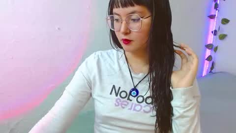 Snapshot of mily_baker chatting on February 17, 6:50 pm mily_baker online show from February 17, 6:50 pm