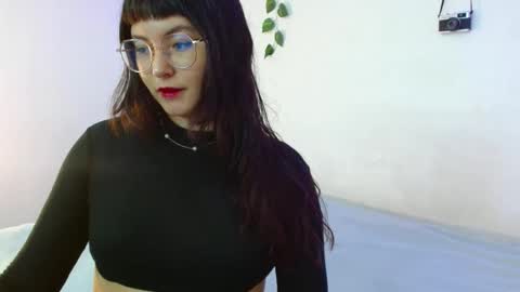 Snapshot of mily_baker chatting on February 28, 4:20 pm mily_baker online show from February 28, 4:20 pm