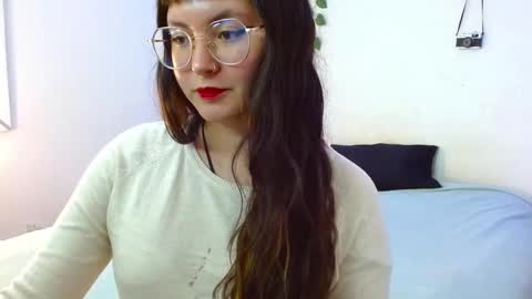 Snapshot of mily_baker chatting on December 22, 12:39 am mily_baker online show from December 22, 12:39 am