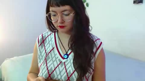 Snapshot of mily_baker chatting on March 4, 7:22 pm mily_baker online show from March 4, 7:22 pm