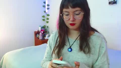 Snapshot of mily_baker chatting on February 18, 9:31 pm mily_baker online show from February 18, 9:31 pm