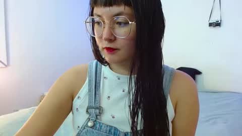 Snapshot of mily_baker chatting on December 23, 5:43 pm mily_baker online show from December 23, 5:43 pm
