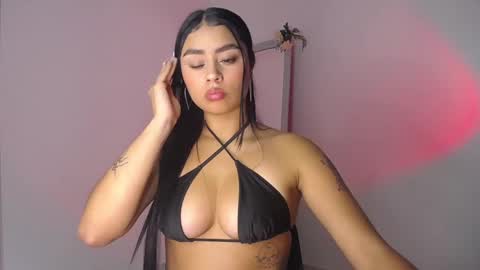 Snapshot of mily_ortiz chatting on September 12, 8:44 pm Mily Ortiz online show from September 12, 8:44 pm