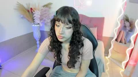 mily_tay online show from March 26, 11:37 am