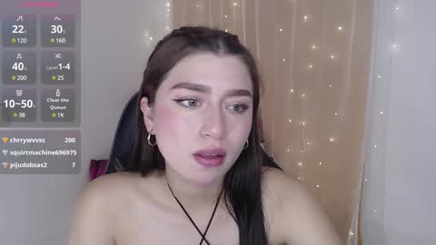 Snapshot of mily_thomson_b chatting on January 12, 2:35 am Mily online show from January 12, 2:35 am
