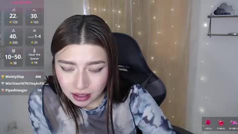 Snapshot of mily_thomson_b chatting on February 12, 8:18 pm Mily online show from February 12, 8:18 pm