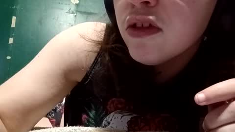 mimi142 online show from March 13, 7:06 pm