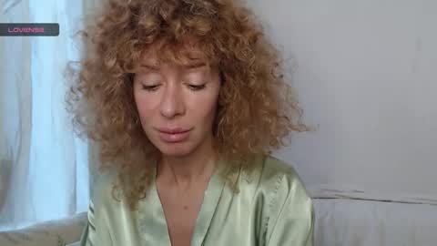 mimi_la online show from October 11, 9:25 am
