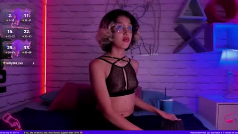 Minji online show from October 24, 6:52 pm