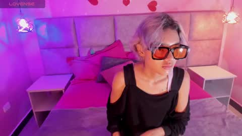 Minji online show from February 27, 11:50 am