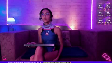 Minji online show from November 4, 7:37 pm