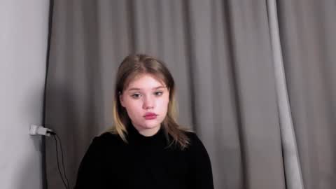 hi Im Mina  online show from January 16, 1:37 am