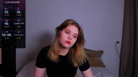 hi Im Mina  online show from February 4, 1:12 am