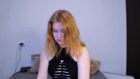 hi Im Mina  online show from November 2, 6:02 am