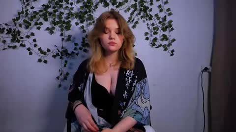 hi Im Mina  online show from February 19, 9:28 am